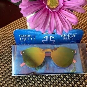 BEACH READY Shade UP Sunglasses